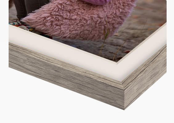 framed photo prints in Oak vintage flair frame closeup front