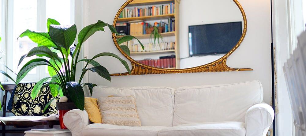 Placé judicieusement un miroir agrandit une pièce