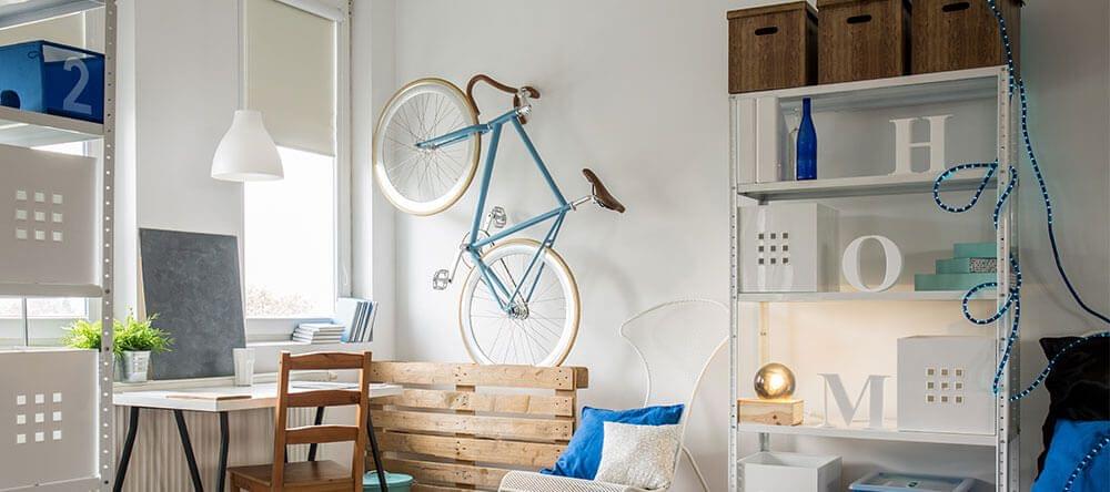 Les étagères réglables sont pratiques pour les petits appartements