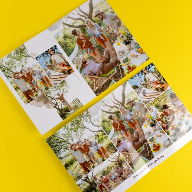 Zwei geöffnete Fotobücher mit Fotos von Sommerfest, Hängematte und Freunden, Freundeskreis-Jahrbuch auf gelbem Hintergrund.