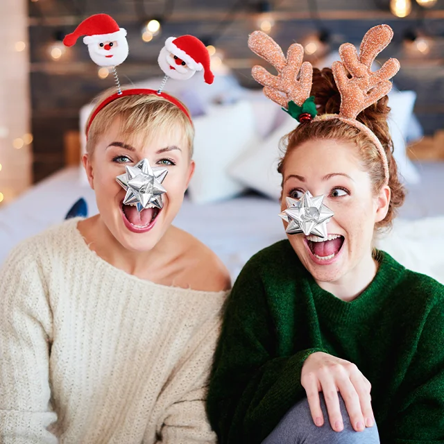 Mit mehr Spaß zu deinen Weihnachtskarten Fotos.