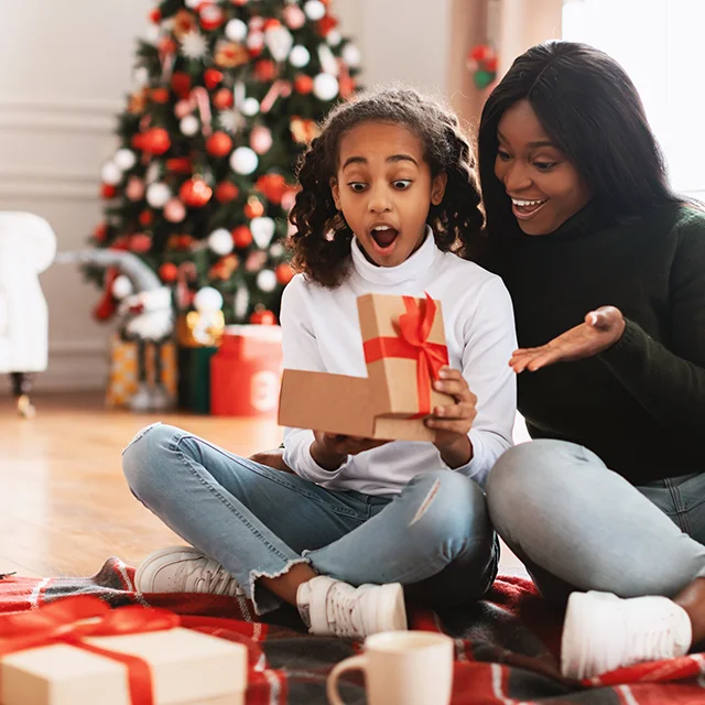 Kinderglück: Fotoideen Weihnachten in strahlenden Momenten