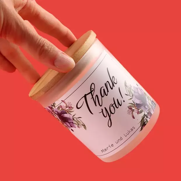 Personalisierte Duftkerze als Gastgeschenk zur Hochzeit