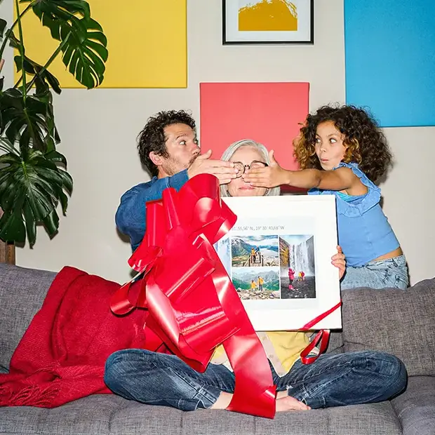 Fotogeschenke zu Weihnachten überraschen und machen Freude spürbar.