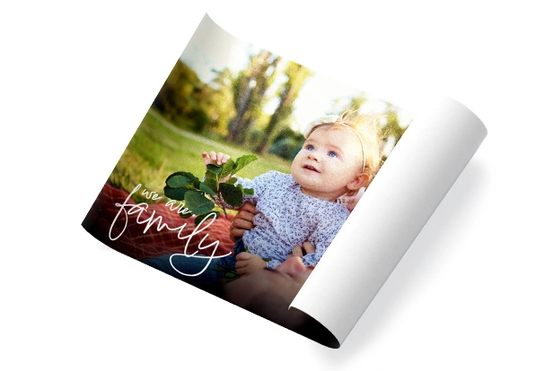 Wir heben die klassischen Poster Fotoprodukte auf ein neues Level. Gestalte Collagen oder zeige nur ein Motiv - Wir bringen sie auf Fotopapier oder als Digitaldruck groß raus.