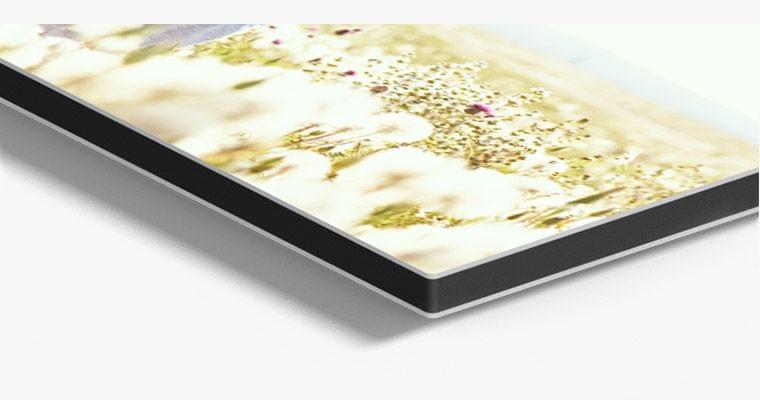 Photo on Aluminium closeup